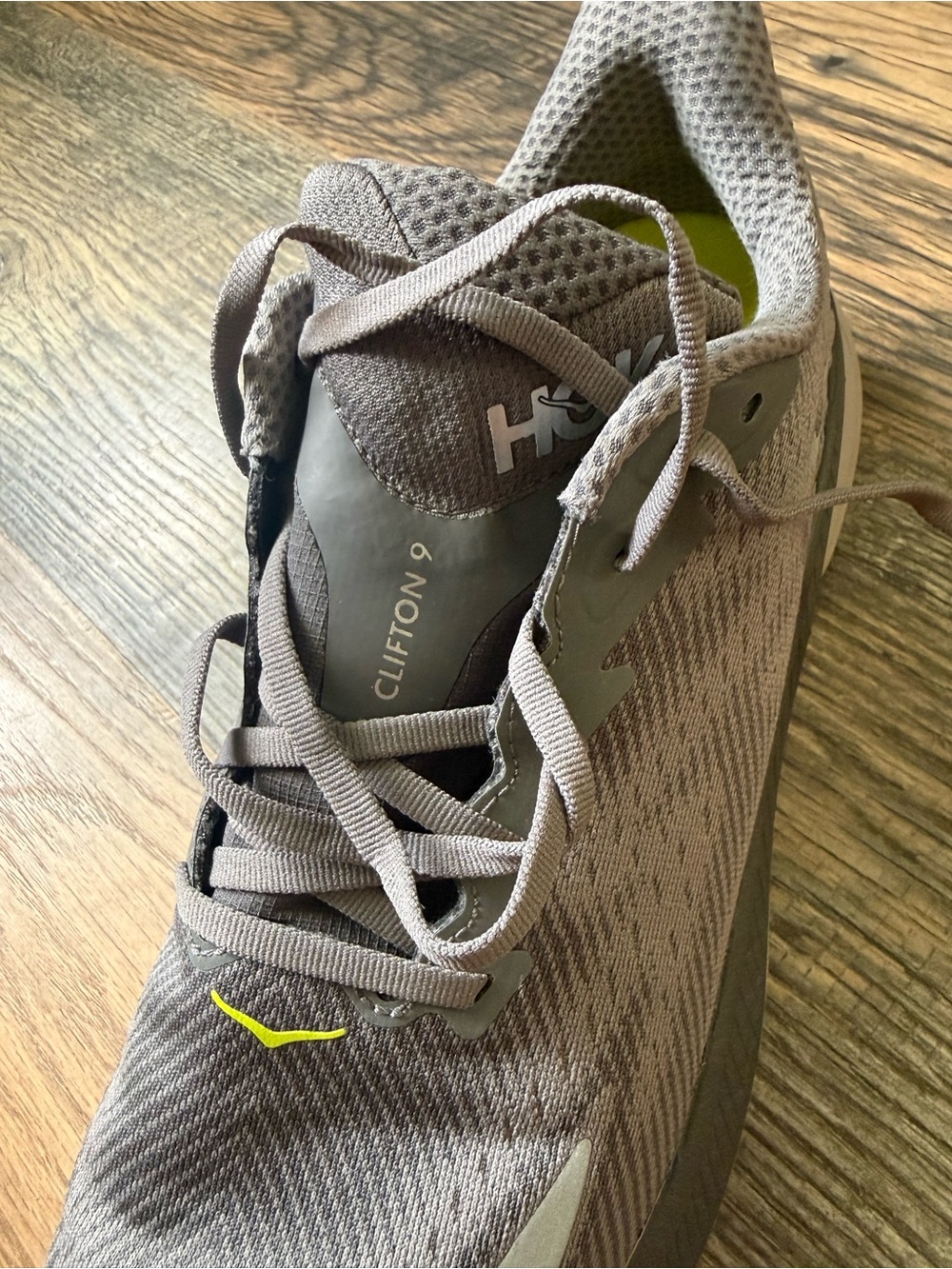 Hoka Clifton 9 Gore-Tex Running Shoe Men’s Size 12 Asphalt Grey/Gravel - Picture 8 of 10